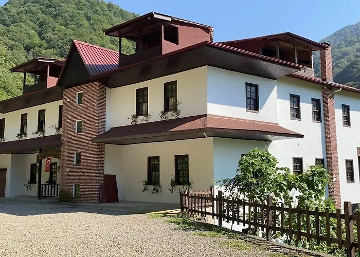 Şelale Konak Çavuş'un Yeri Rize