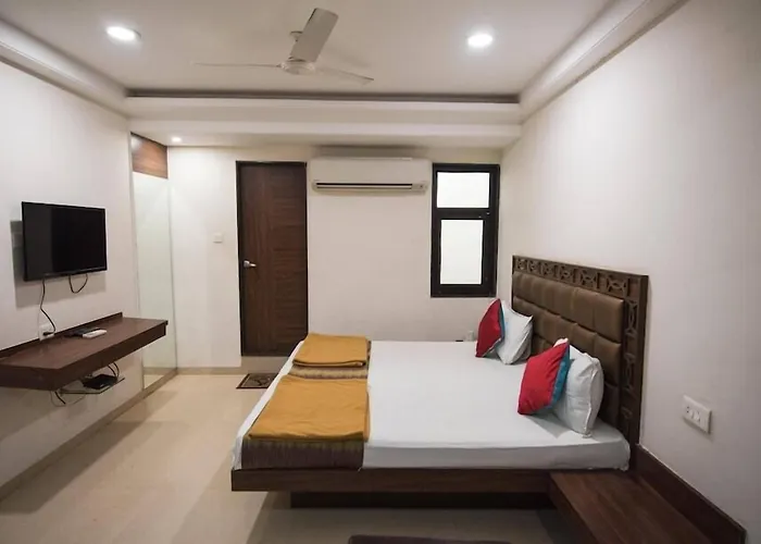 Hotel Crown Palace Bhopal