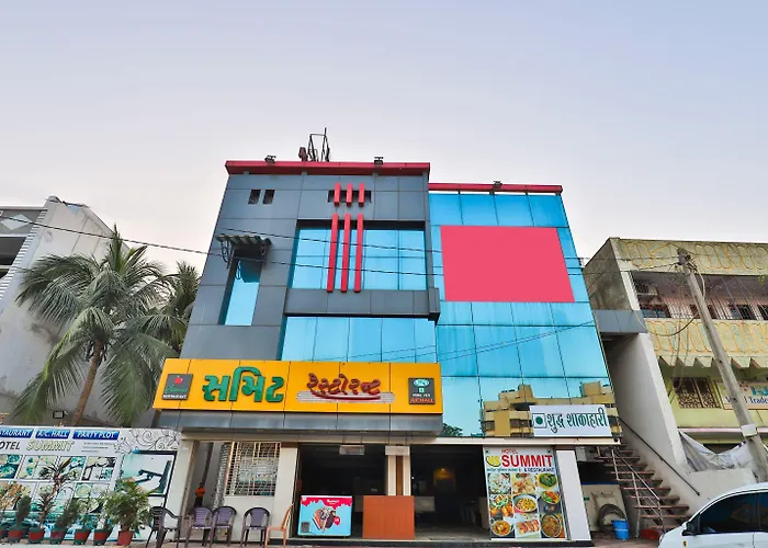 Oyo 22419 Hotel Summit Surat