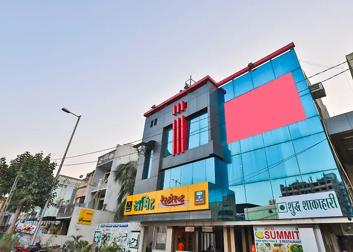 Oyo 22419 Hotel Summit Surat