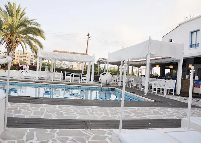 Tasmaria Aparthotel Paphos