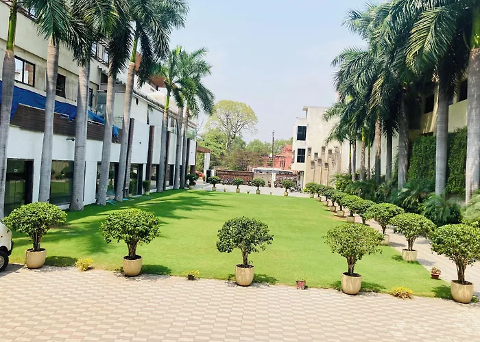 Hotel Silver Oak Bilaspur 
