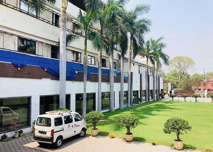 Hotel Silver Oak Bilaspur 