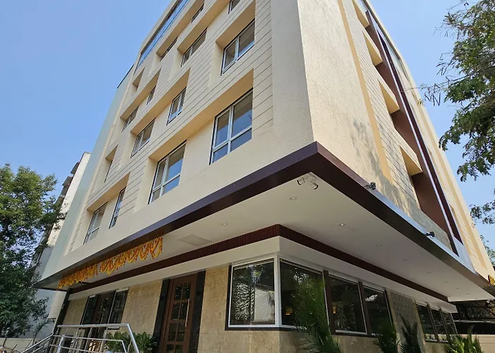 Hotel Golden Nest Thane