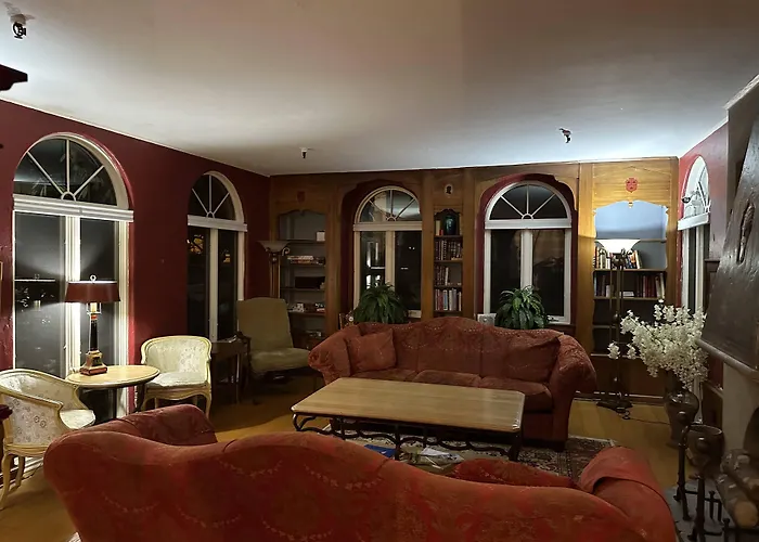 The Oaks B&B Hotel And Spiritual Center Jamestown