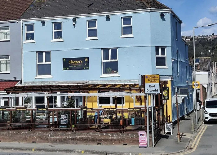 Hoopers Sandy Beach Guest Rooms Swansea