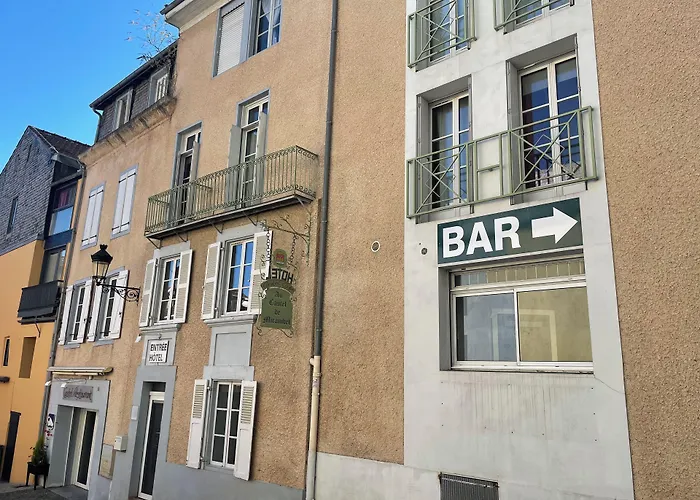 Logis Hotel Castel De Mirambel Lourdes