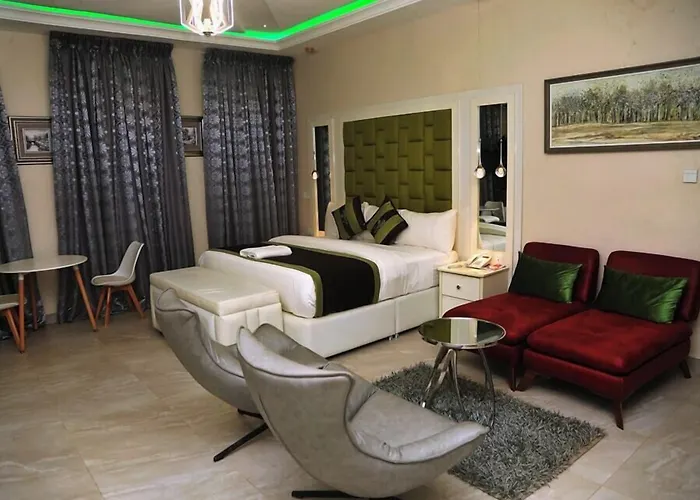 Lushville Hotels And Suites Benin City
