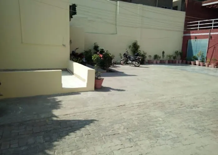 Hotel Paradise Plus Multan