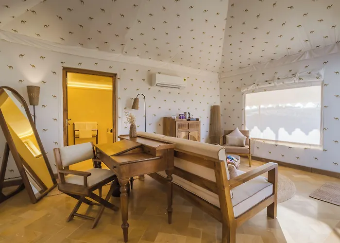 Grand Khalifa Luxury Camp Hotel Sam
