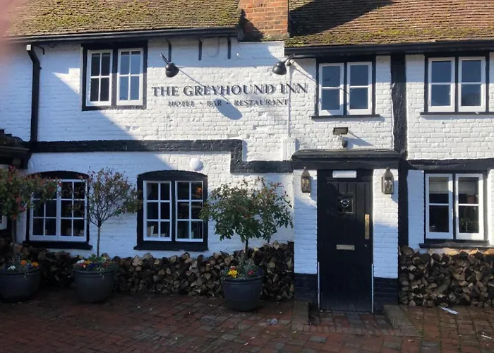 Oyo The Greyhound Inn Gerrards Cross