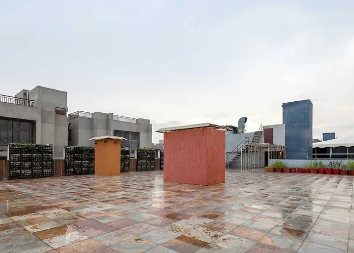 Treebo Blue Moon Hotel Gandhinagar
