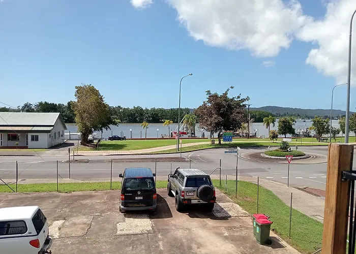 Innisfail Riverfront Motel