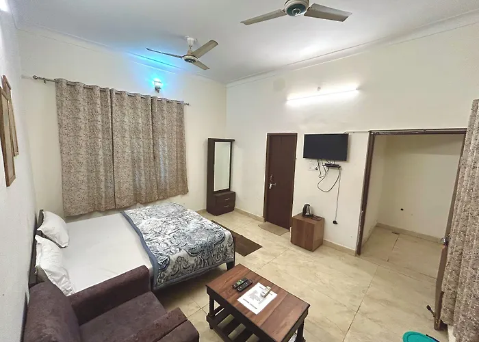 Krishnam Guest House Gwalior
