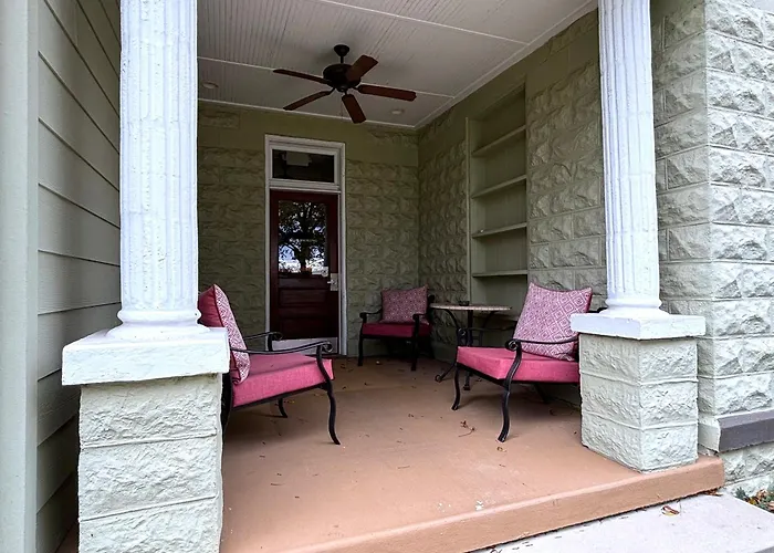 The Grand Lux Inn Tullahoma