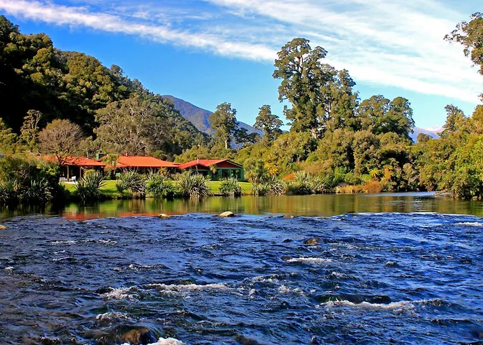 Wilderness Lodge Lake Moeraki Haast