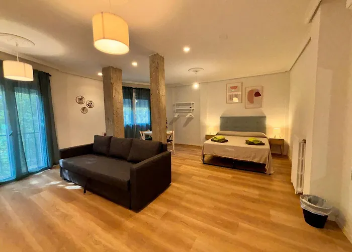 Rooms Carlos - junto a Plaza Mayor Madrid