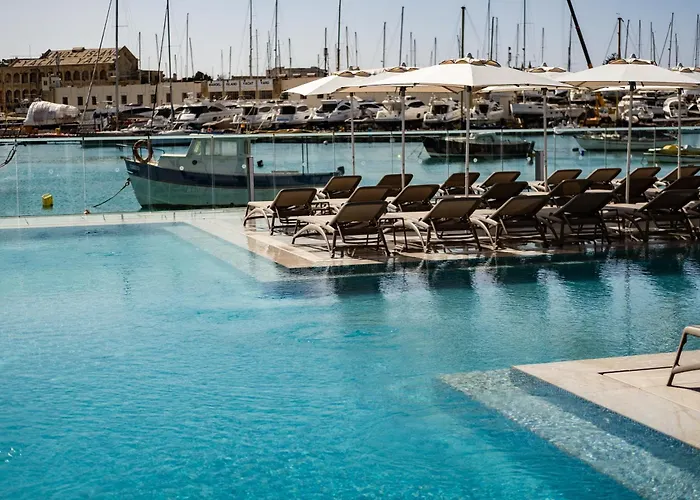 115 The Strand Hotel By Neu Collective Gzira