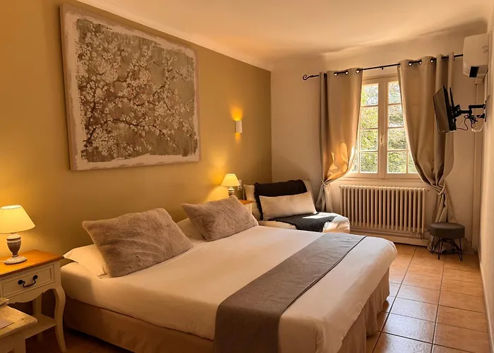 Logis Hotel Le Mas De Cure Bourse L'Isle-sur-la-Sorgue