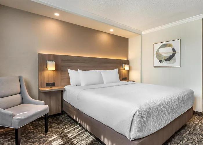 BEST WESTERN PLUS Carlton Plaza Hotel Victoria