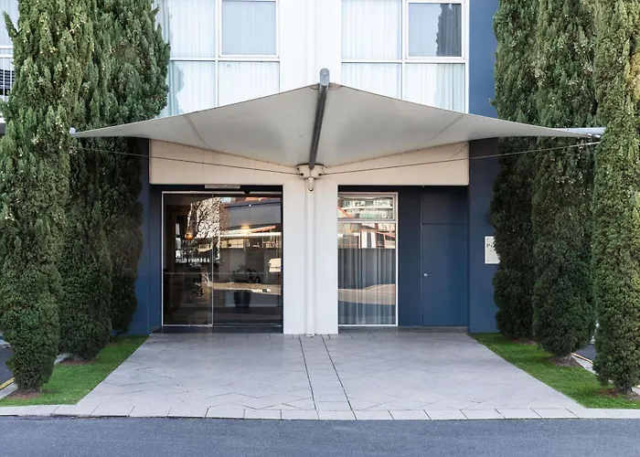 Peppers Seaport Launceston Hotel