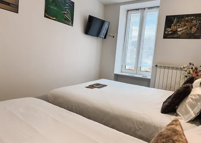 Hôtel des Voyageurs Saint-Chély-dʼAubrac