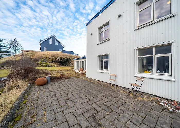 Guesthouse Mikael Hofn