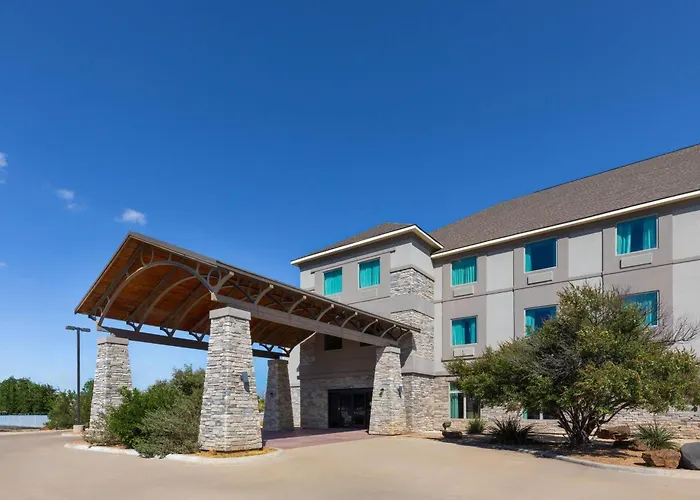 Baymont By Wyndham Andrews Tx Hotel