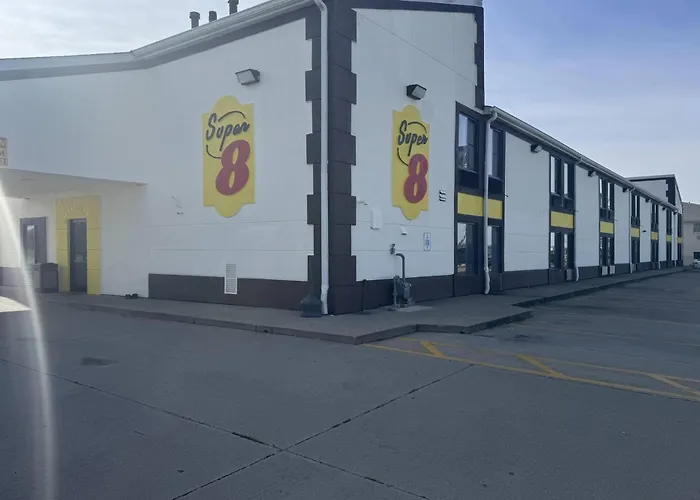 Super 8 By Wyndham Lincoln Hotel