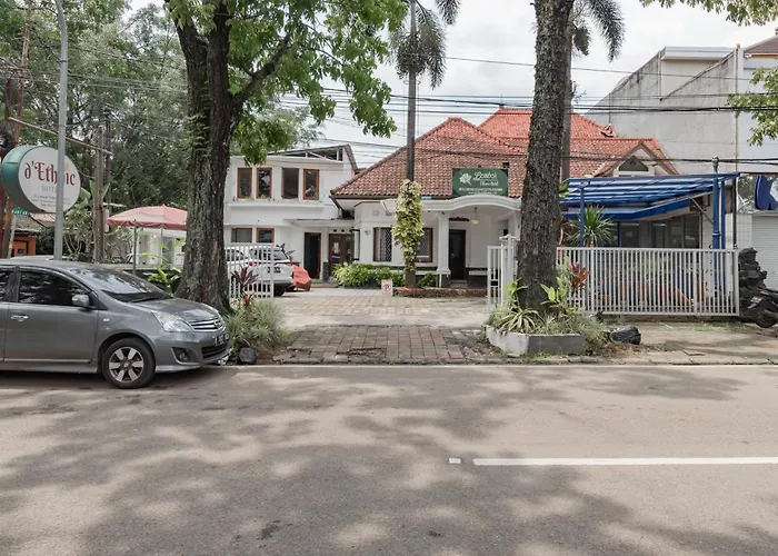 Urbanview De Ethnic Hotel Bandung by RedDoorz