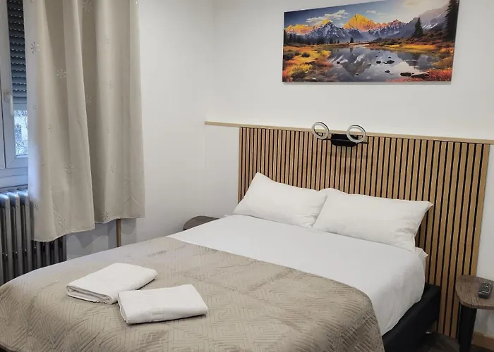 Hotel De La Gare Modane