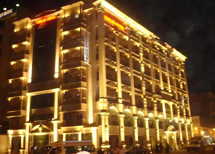 Emilio Hotel Luxor