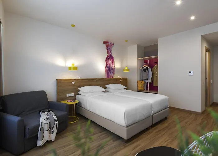 Ibis Styles Athens Routes Otel