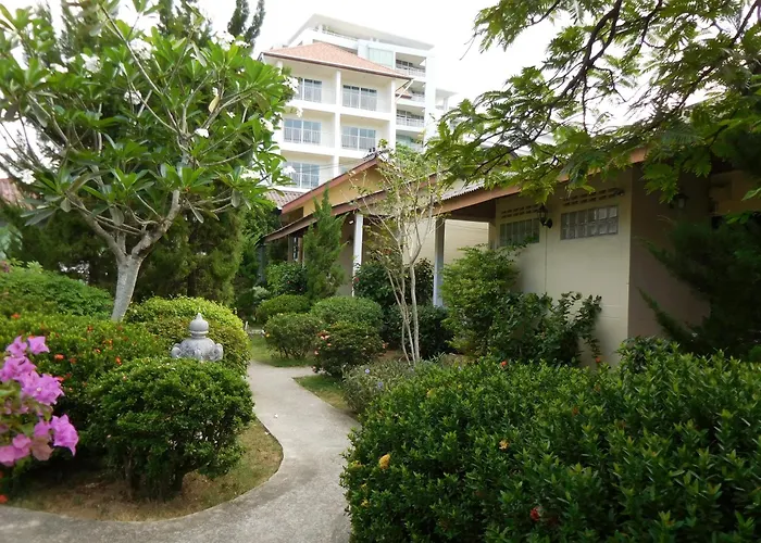 Holiday Village And Natural Garden Resort Karon