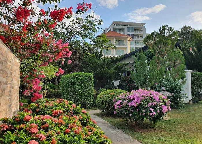 Holiday Village And Natural Garden Resort Karon