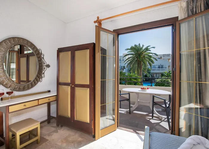 Castle Suites Hotel Platanés