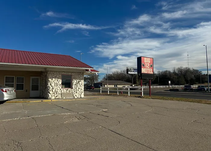 Big 12 Motel Broken Bow Ne