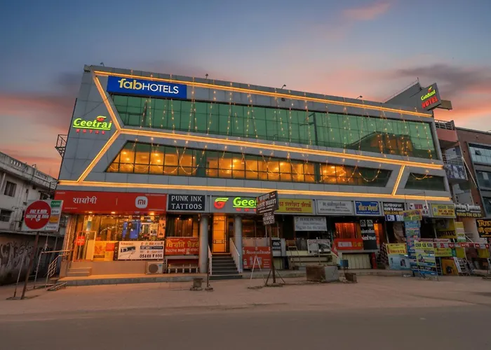 Fabhotel Geetraj Palace Lucknow