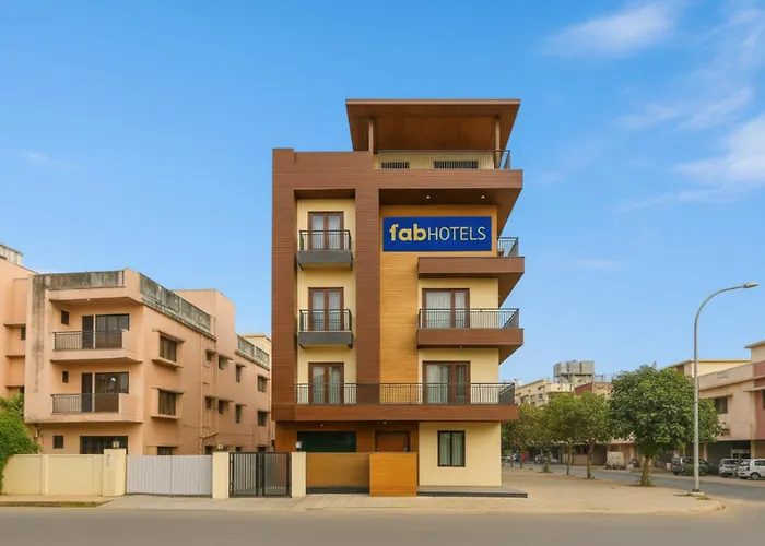 Fabhotel F9 Sector 19 Noida