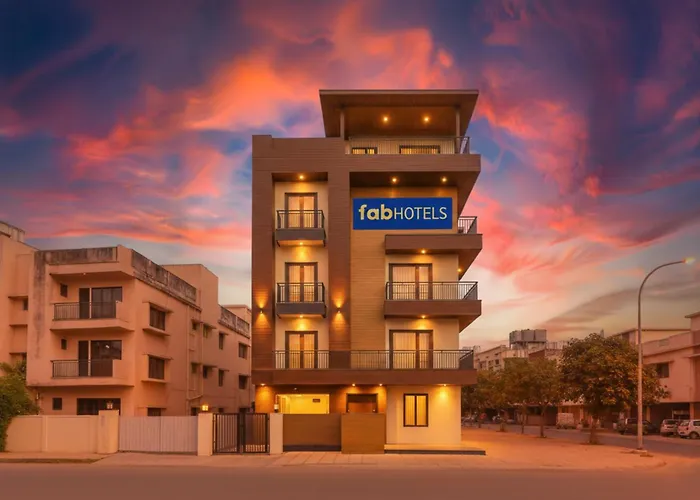 Fabhotel F9 Sector 19 Noida