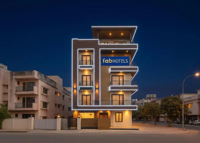 Fabhotel F9 Sector 19 Noida