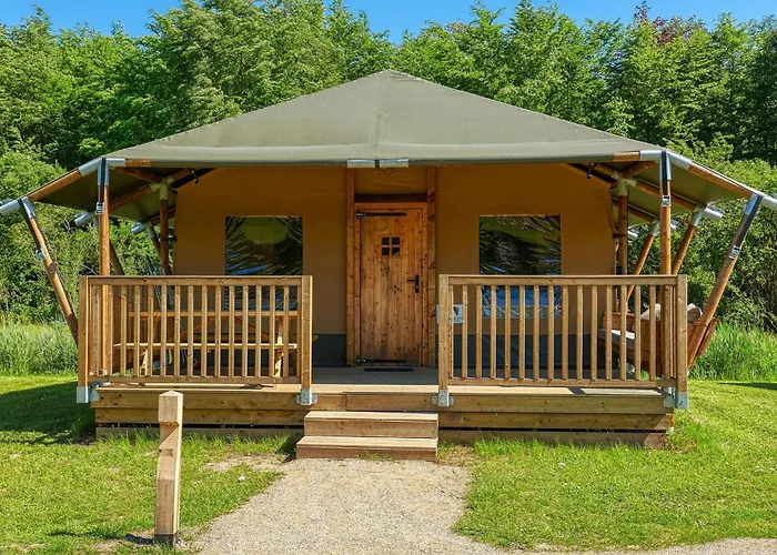 Glamping Lodge With Eco-Wellness Zeewolde