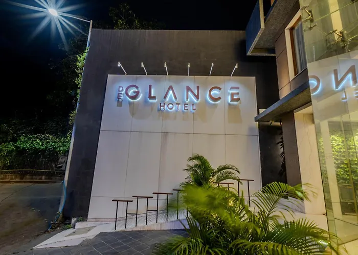 De Glance Hotel, Near Surat Railway Station