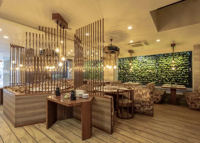 De Glance Hotel, Near Surat Railway Station