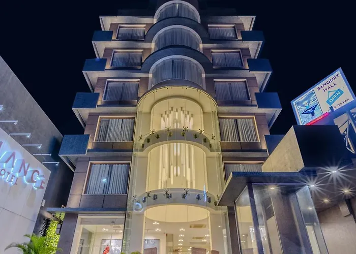 De Glance Hotel, Near Surat Railway Station