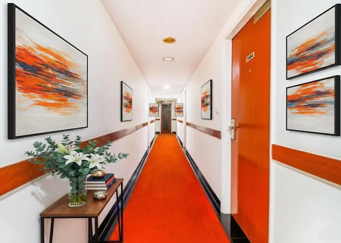 Fabhotel F9 Nfc New Delhi