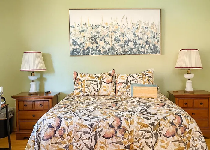 Meadow Harvest Suite With Tv And Private Bathroom Hemet