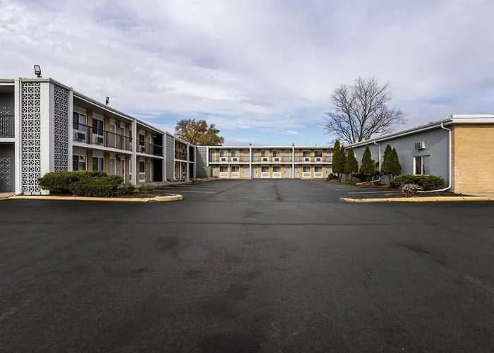 Super 8 By Wyndham Rockford South Hotel