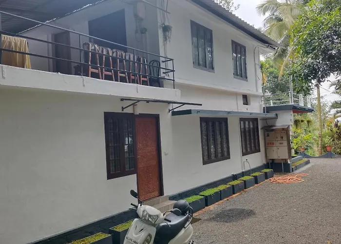 The Wayanad Club Hotel Sultan Bathery