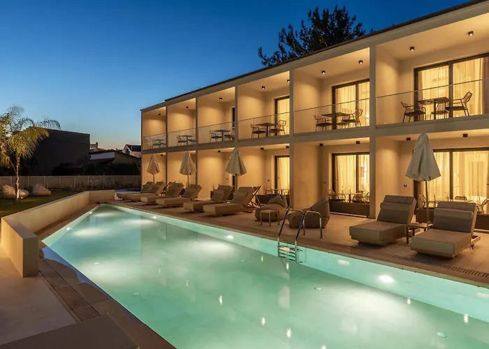 Thera Luxury Living Nikiti 
